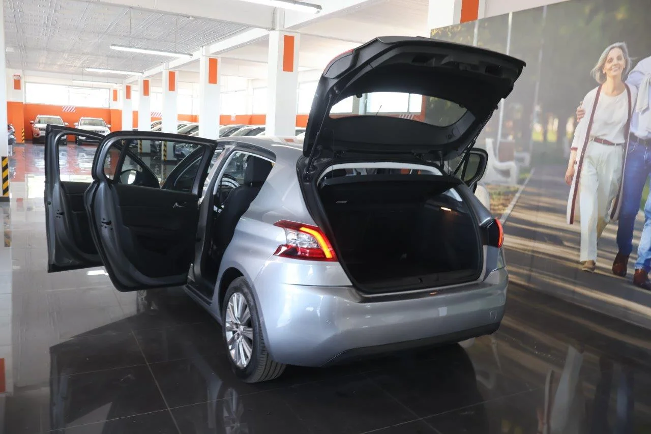 Peugeot 308 - View model 9
