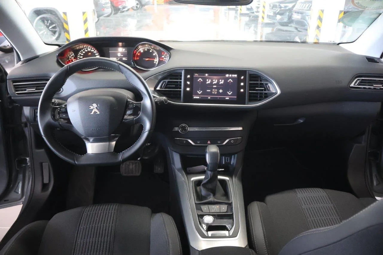 Peugeot 308 - View model 18