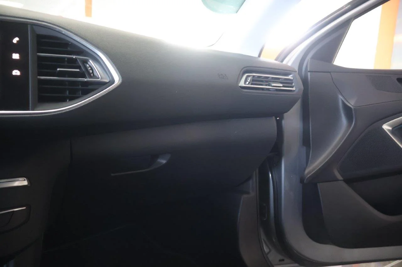 Peugeot 308 - View model 29