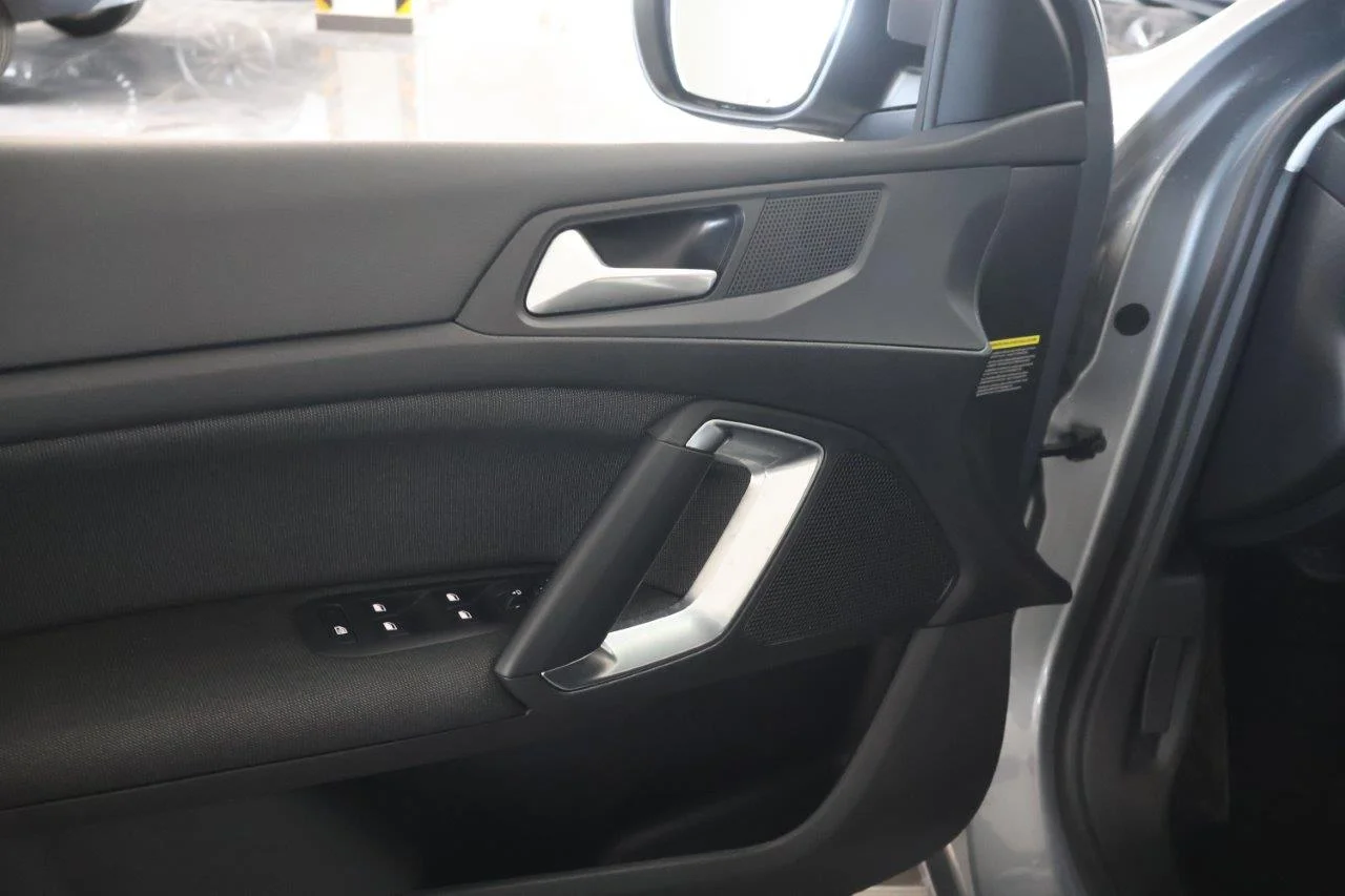 Peugeot 308 - View model 33