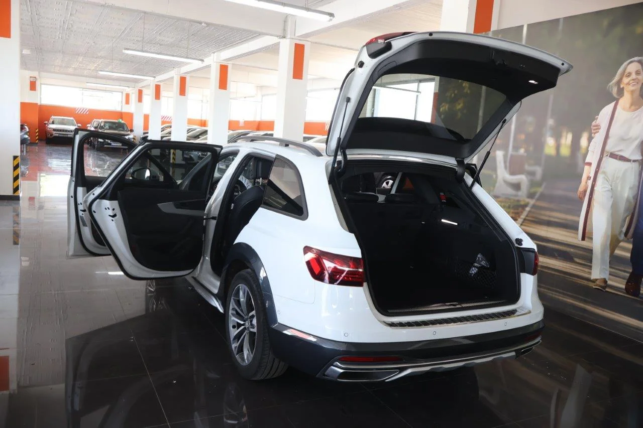 Audi A4 allroad - View model 9
