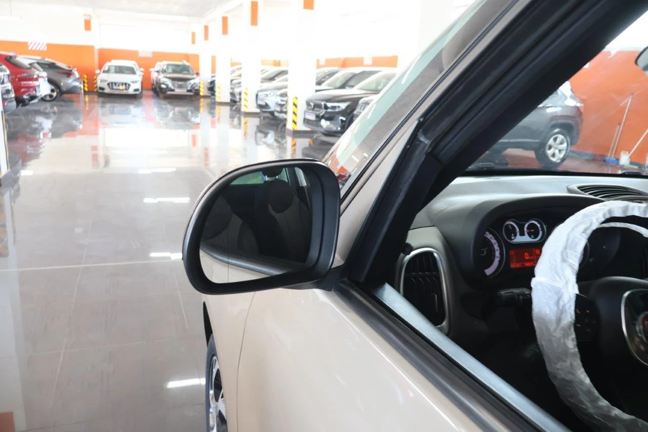 Fiat 500L - View model 15