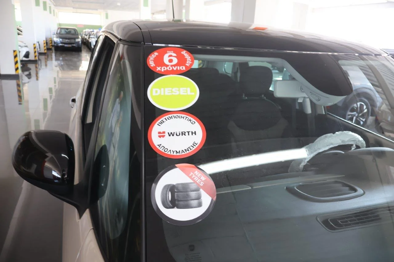Fiat 500L - View model 18