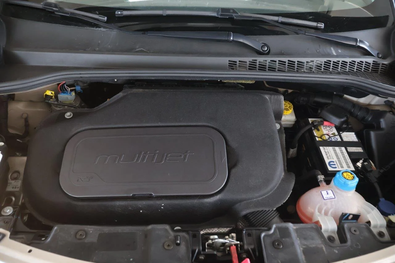 Fiat 500L - View model 20