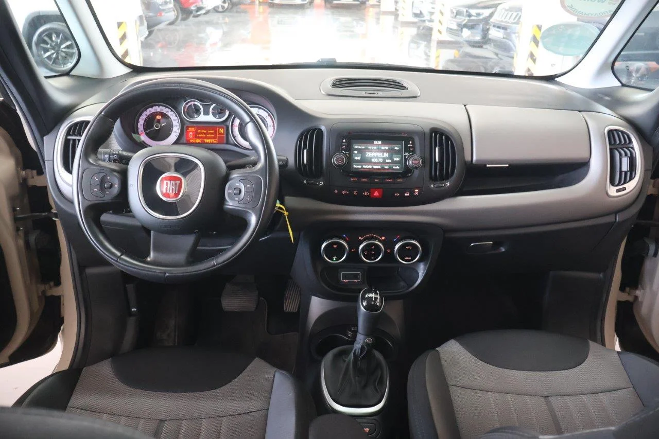 Fiat 500L - View model 21