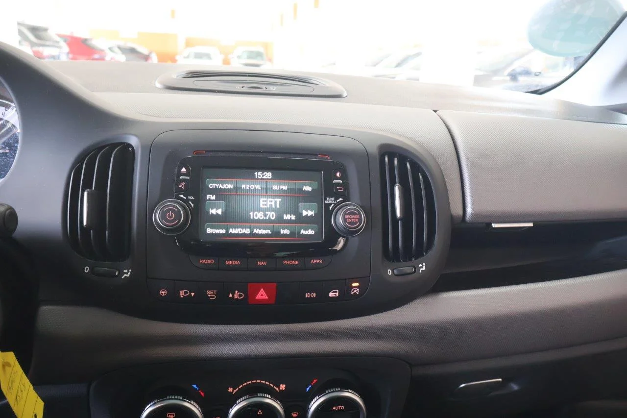 Fiat 500L - View model 28