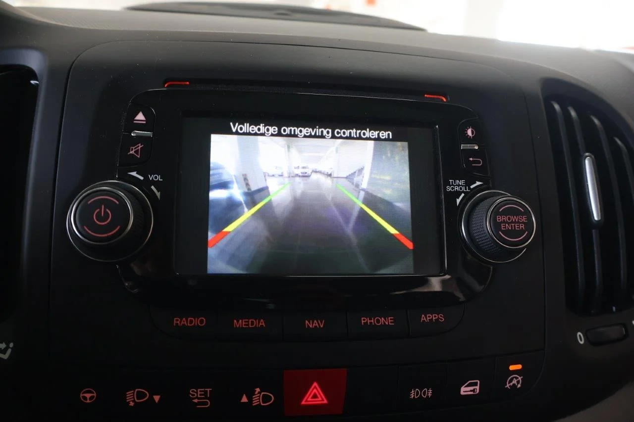 Fiat 500L - View model 29