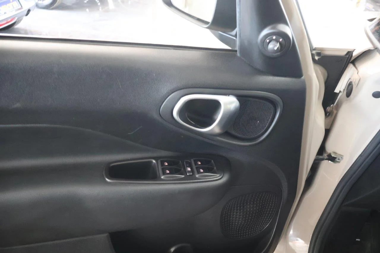 Fiat 500L - View model 35