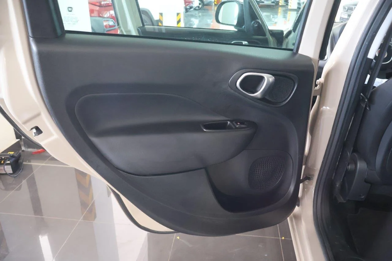 Fiat 500L - View model 36