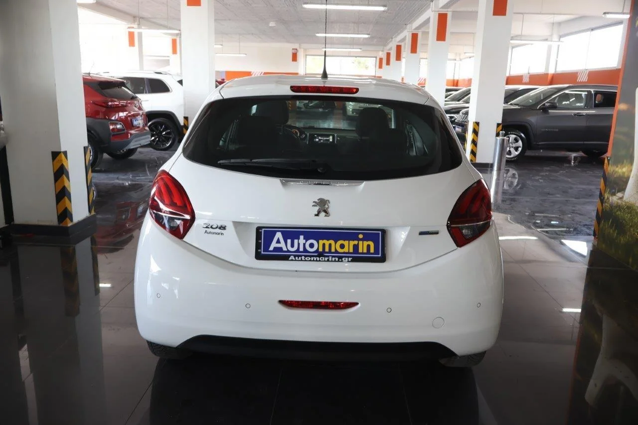 Peugeot 208 - View model 5