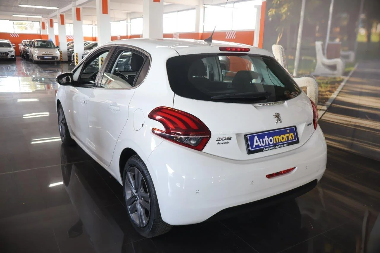 Peugeot 208 - View model 6