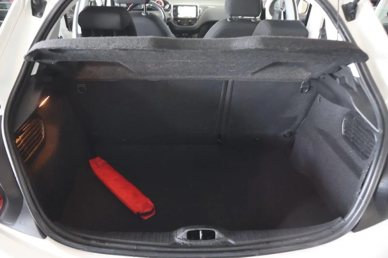 Peugeot 208 - View model 10