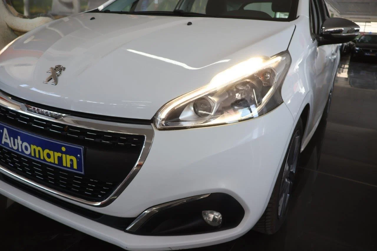 Peugeot 208 - View model 17