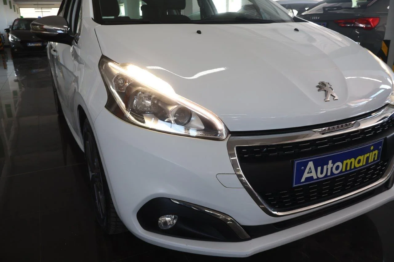 Peugeot 208 - View model 18