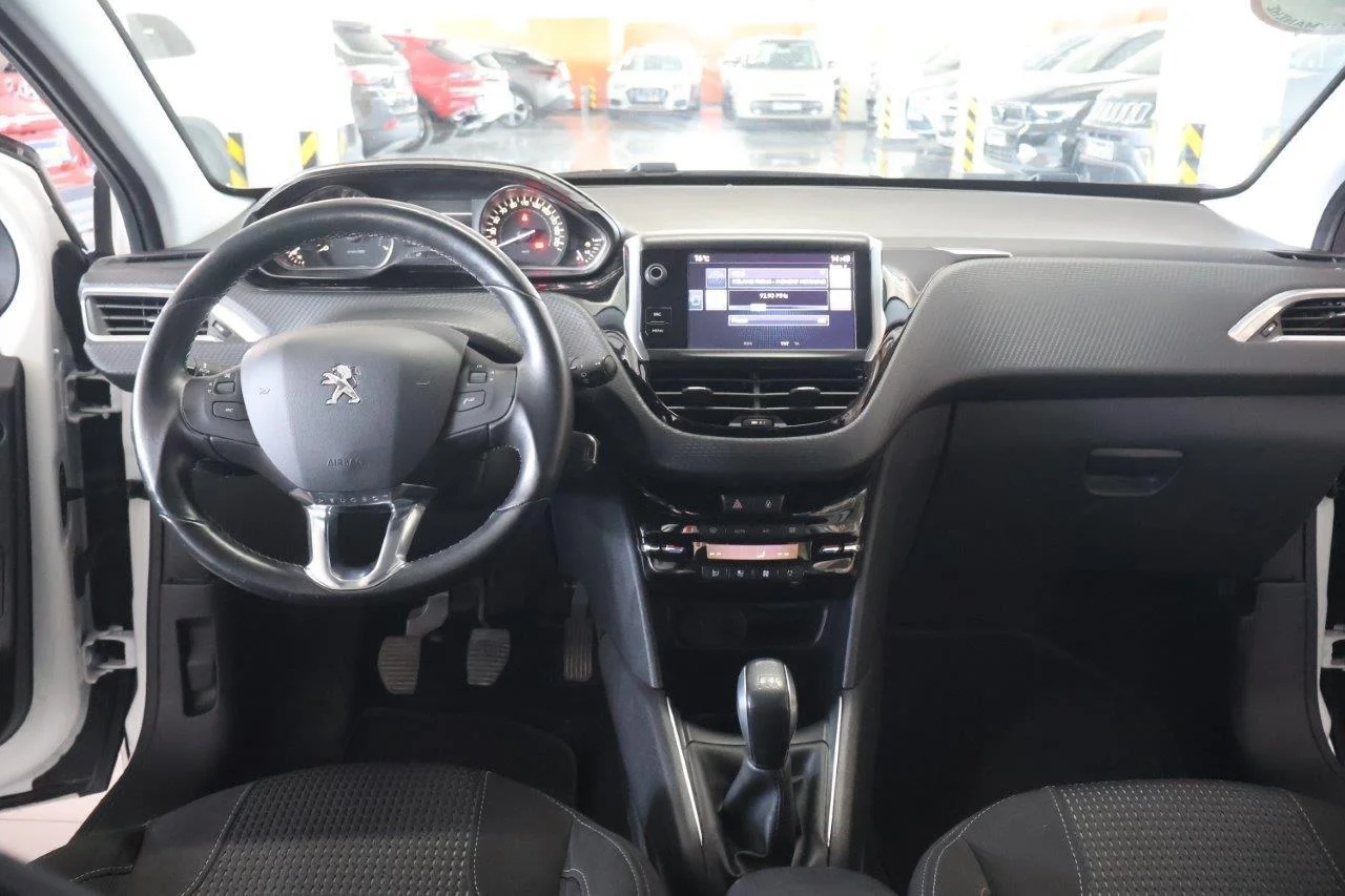 Peugeot 208 - View model 22