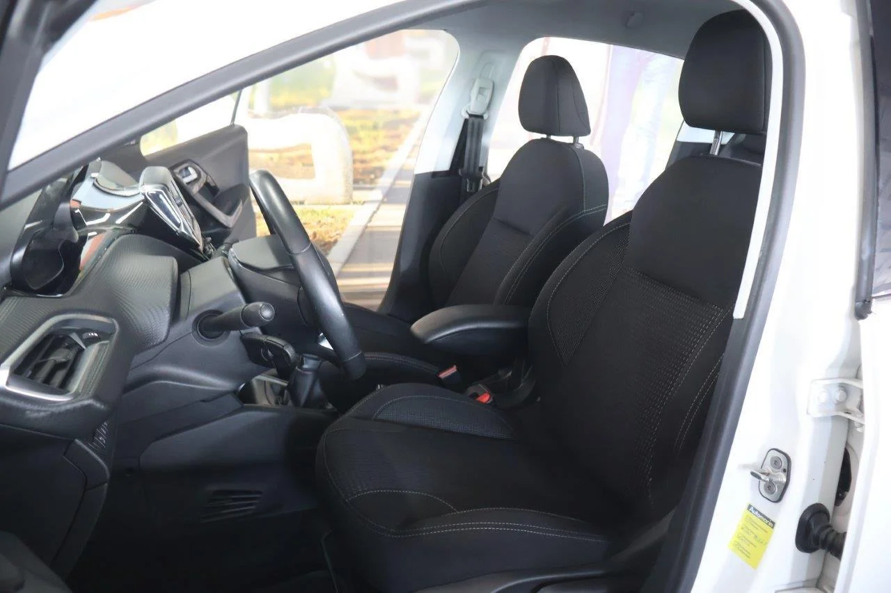 Peugeot 208 - View model 23