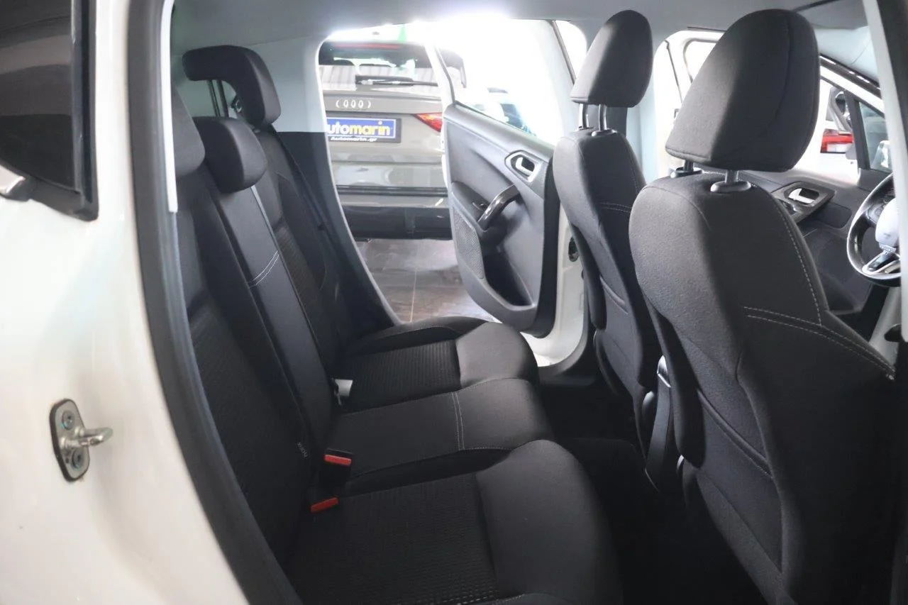 Peugeot 208 - View model 27