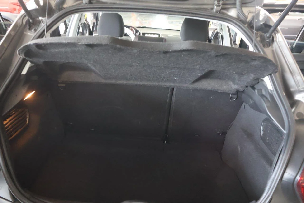 Peugeot 208 - View model 10