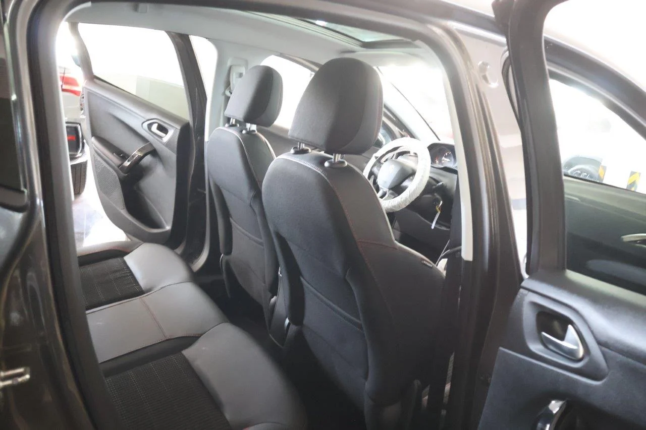 Peugeot 208 - View model 27