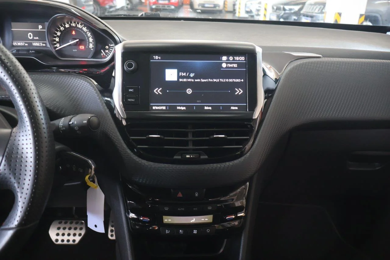 Peugeot 208 - View model 29