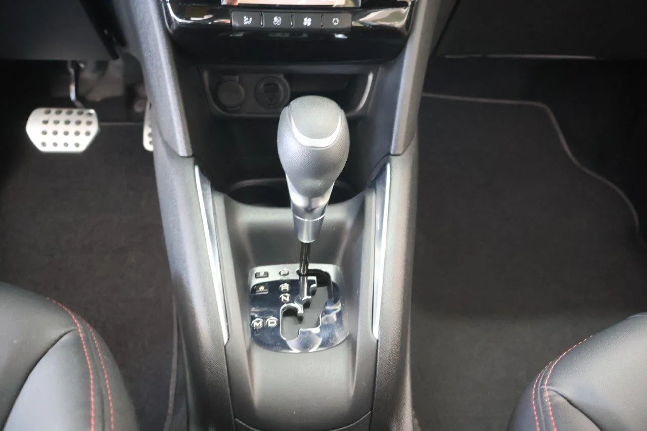Peugeot 208 - View model 33