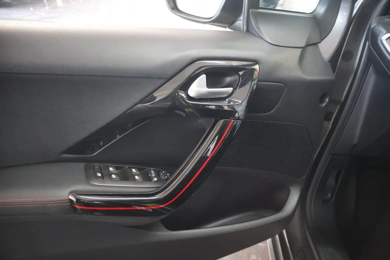 Peugeot 208 - View model 36