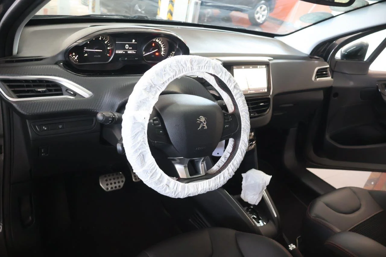 Peugeot 208 - View model 39