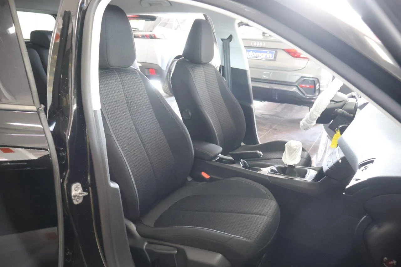 Peugeot 308 - View model 22