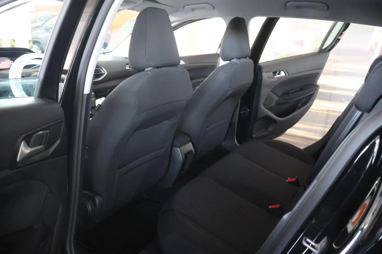 Peugeot 308 - View model 23