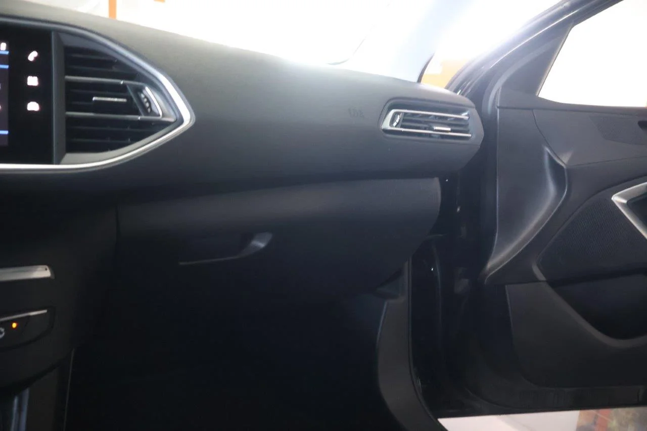 Peugeot 308 - View model 29