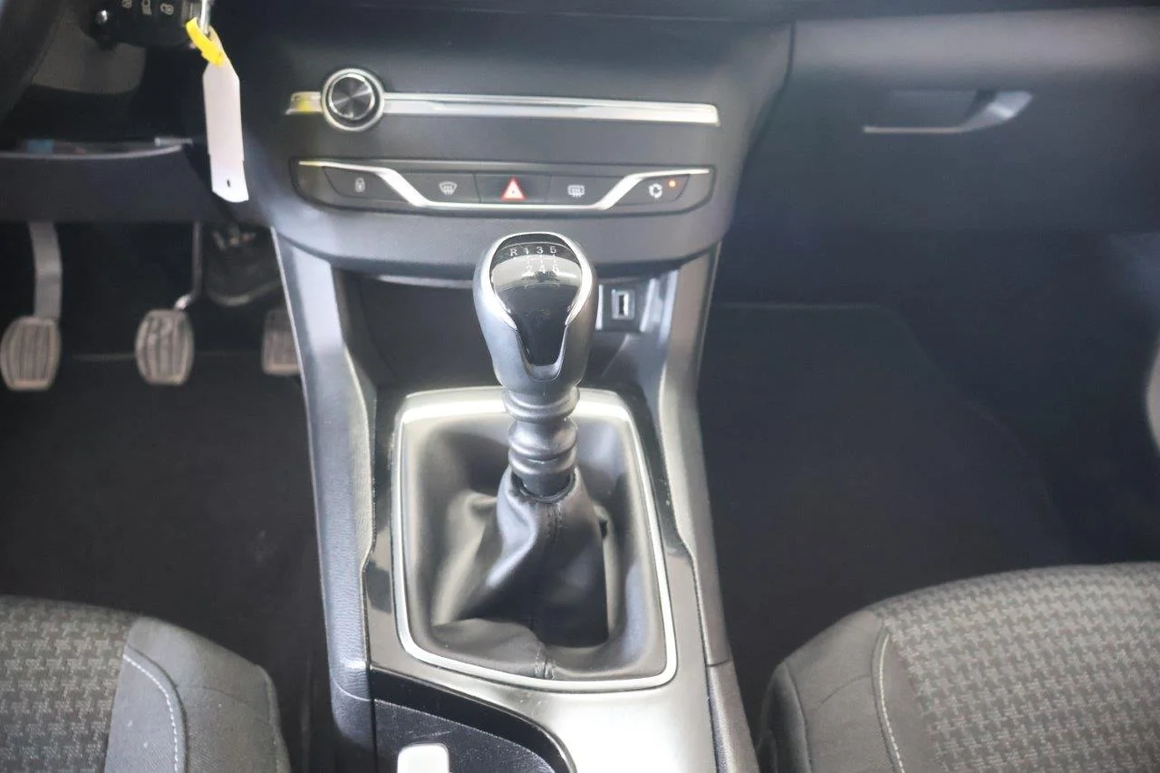 Peugeot 308 - View model 30