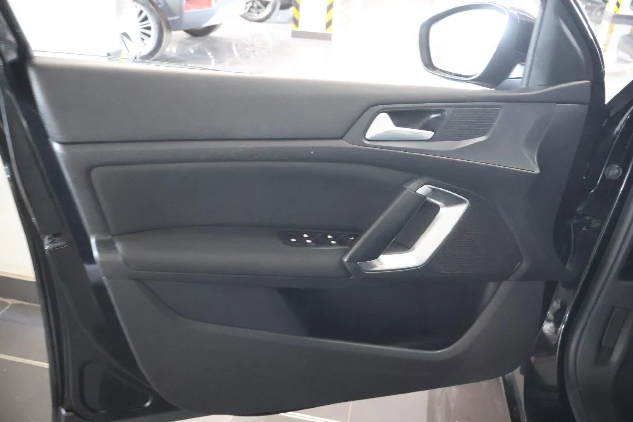 Peugeot 308 - View model 31