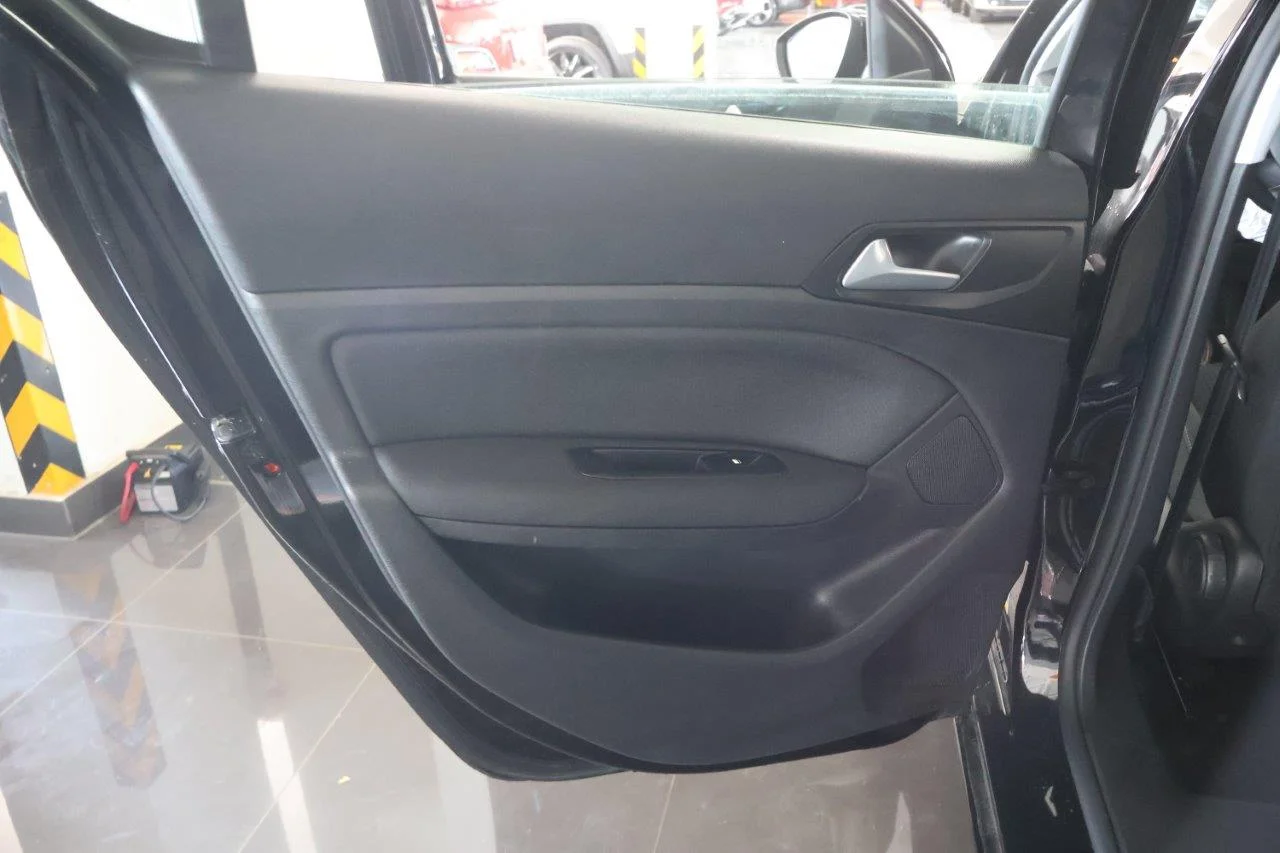 Peugeot 308 - View model 33