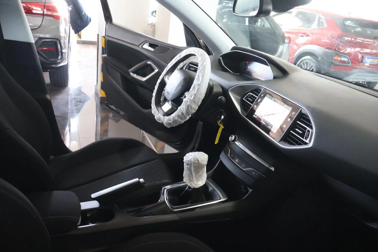 Peugeot 308 - View model 34