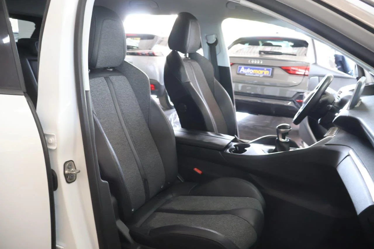 Peugeot 3008 - View model 23