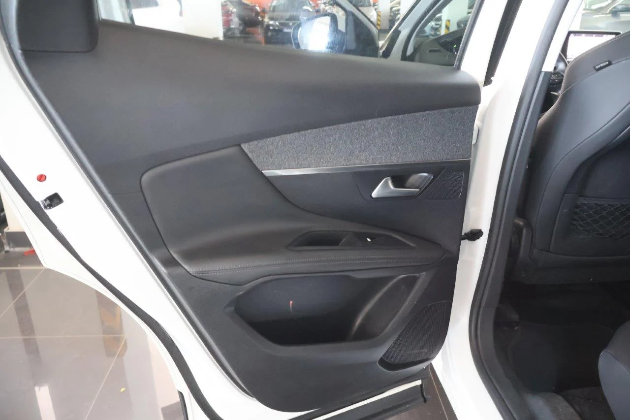 Peugeot 3008 - View model 36