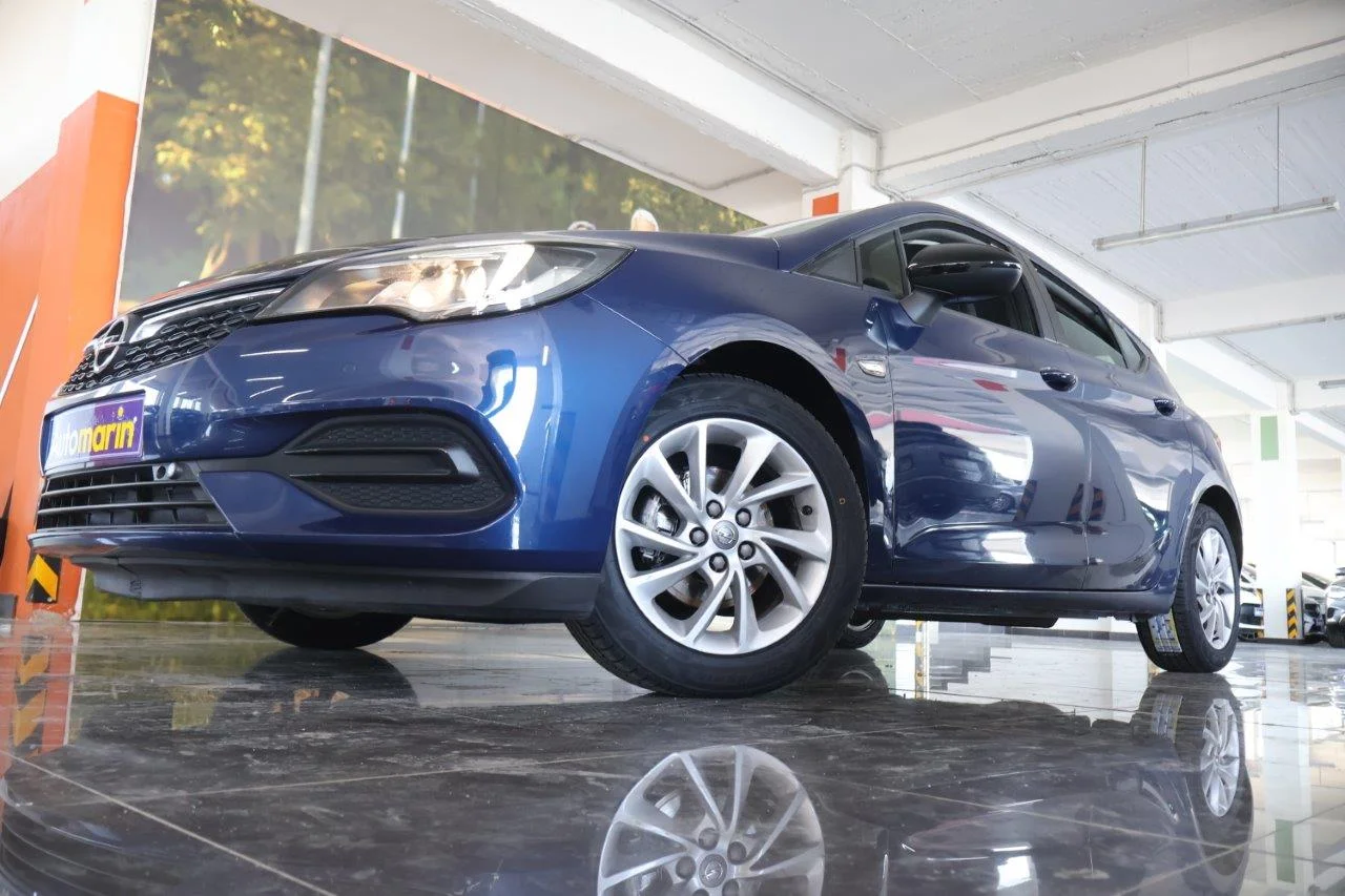 View 2 - Opel Astra - 2021
