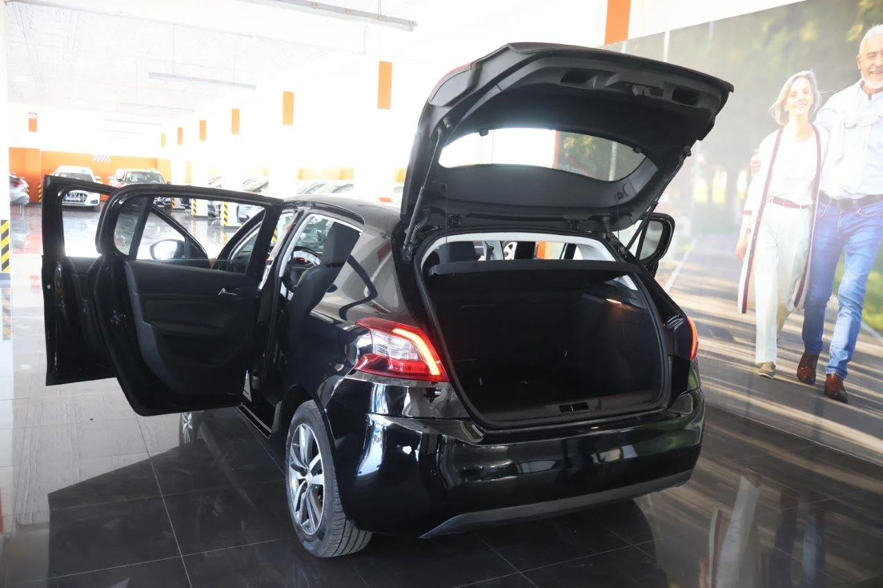 Peugeot 308 - View model 9