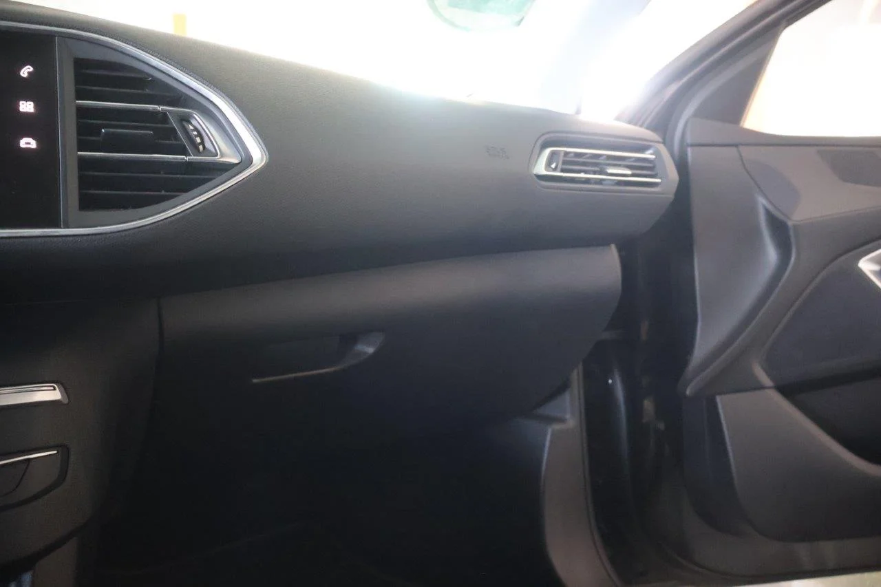Peugeot 308 - View model 32