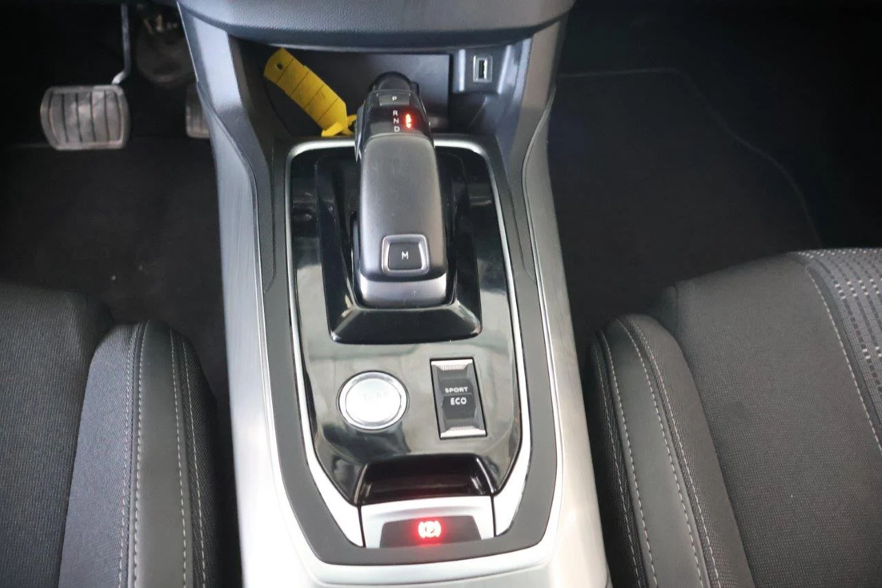 Peugeot 308 - View model 33