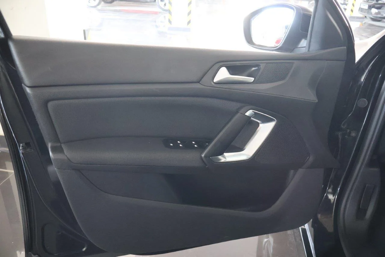 Peugeot 308 - View model 34
