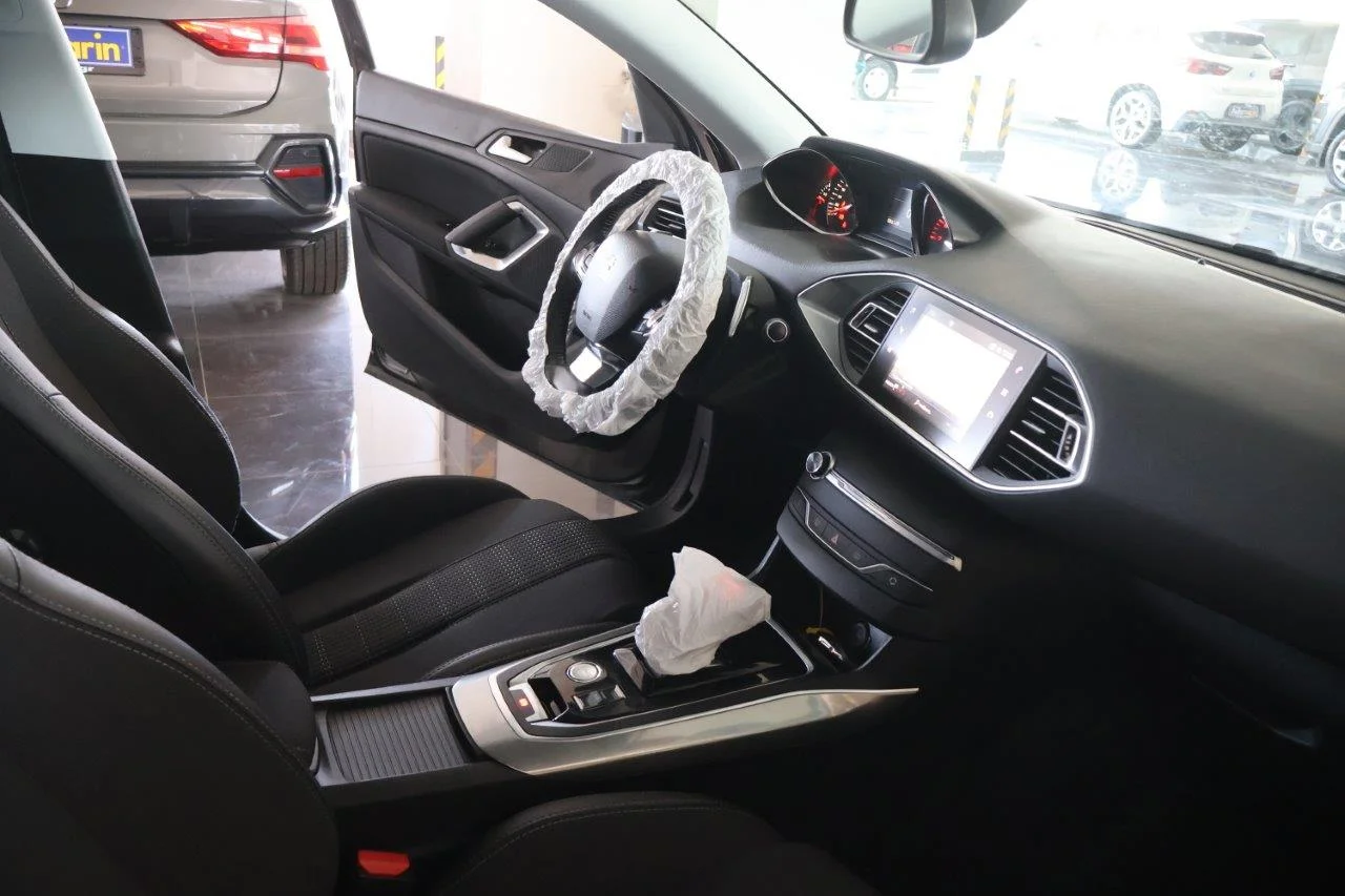 Peugeot 308 - View model 37