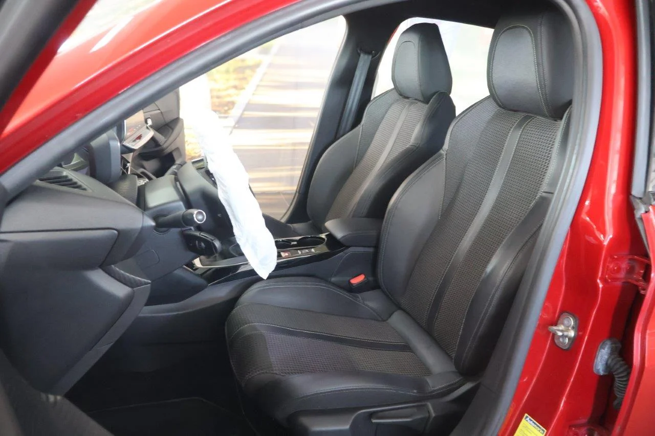 Peugeot 208 - View model 21