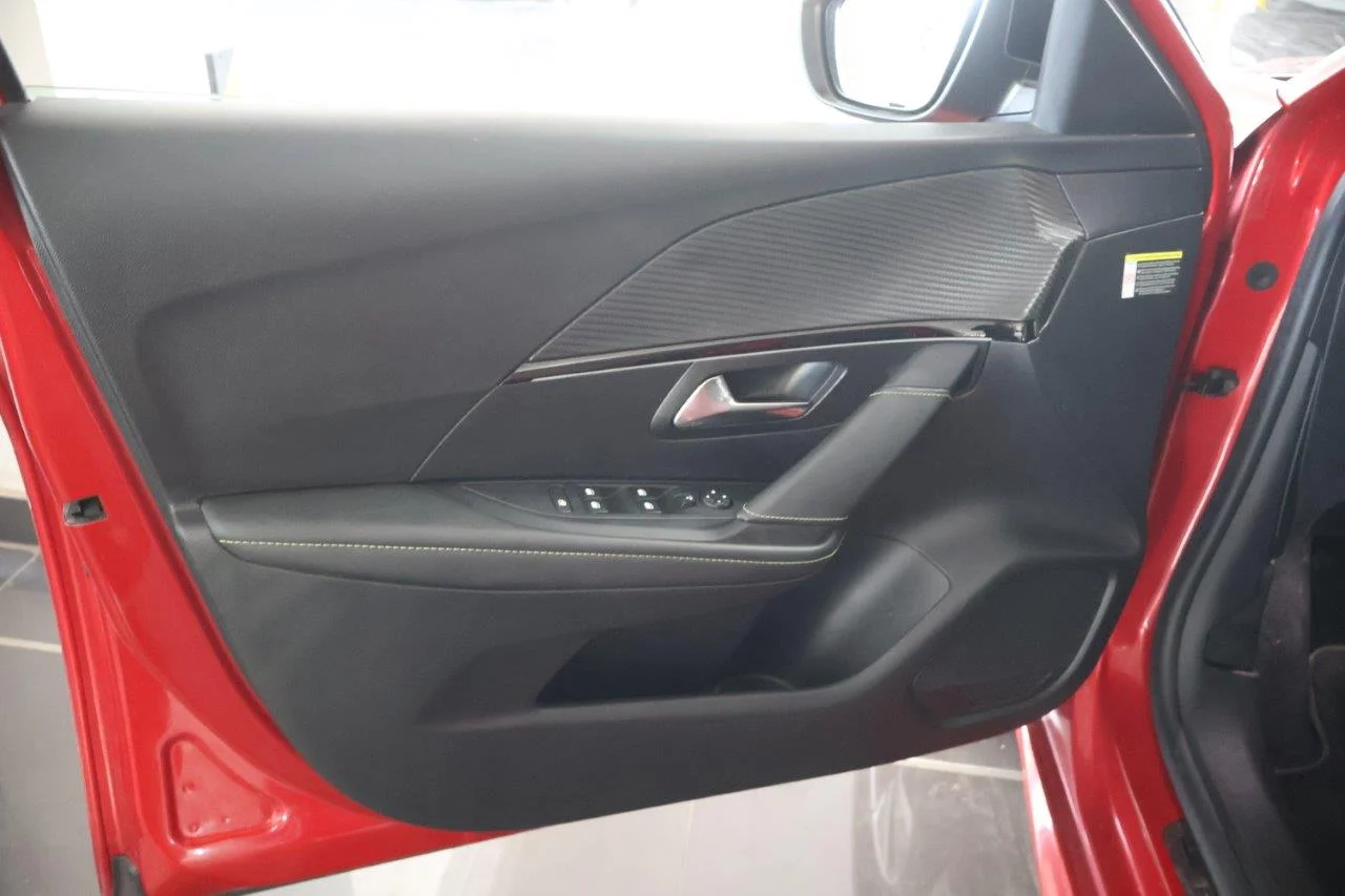 Peugeot 208 - View model 32