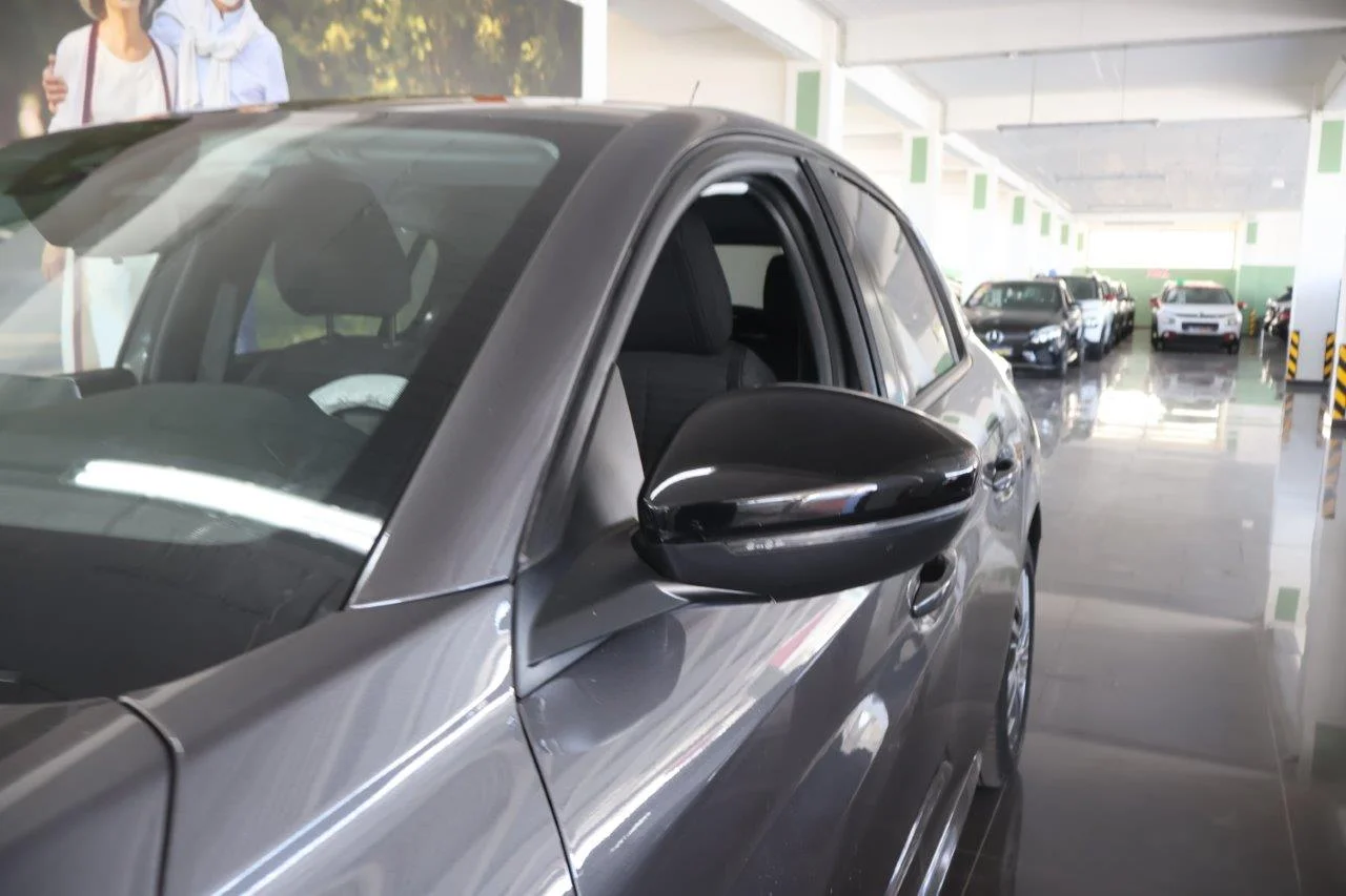 Peugeot 208 - View model 14