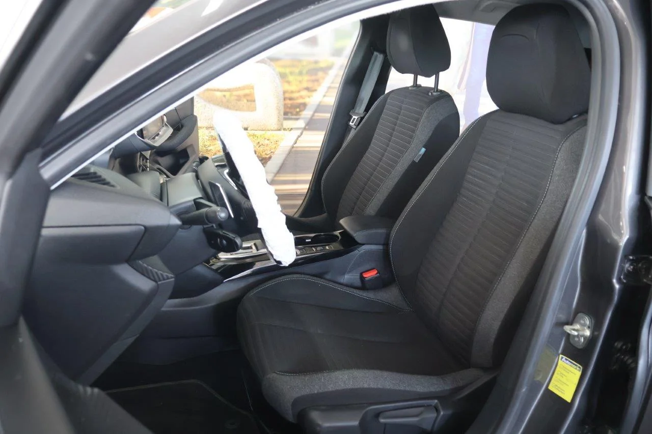 Peugeot 208 - View model 22