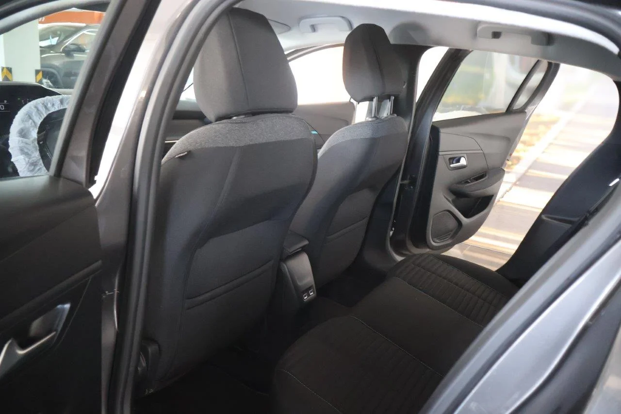 Peugeot 208 - View model 24
