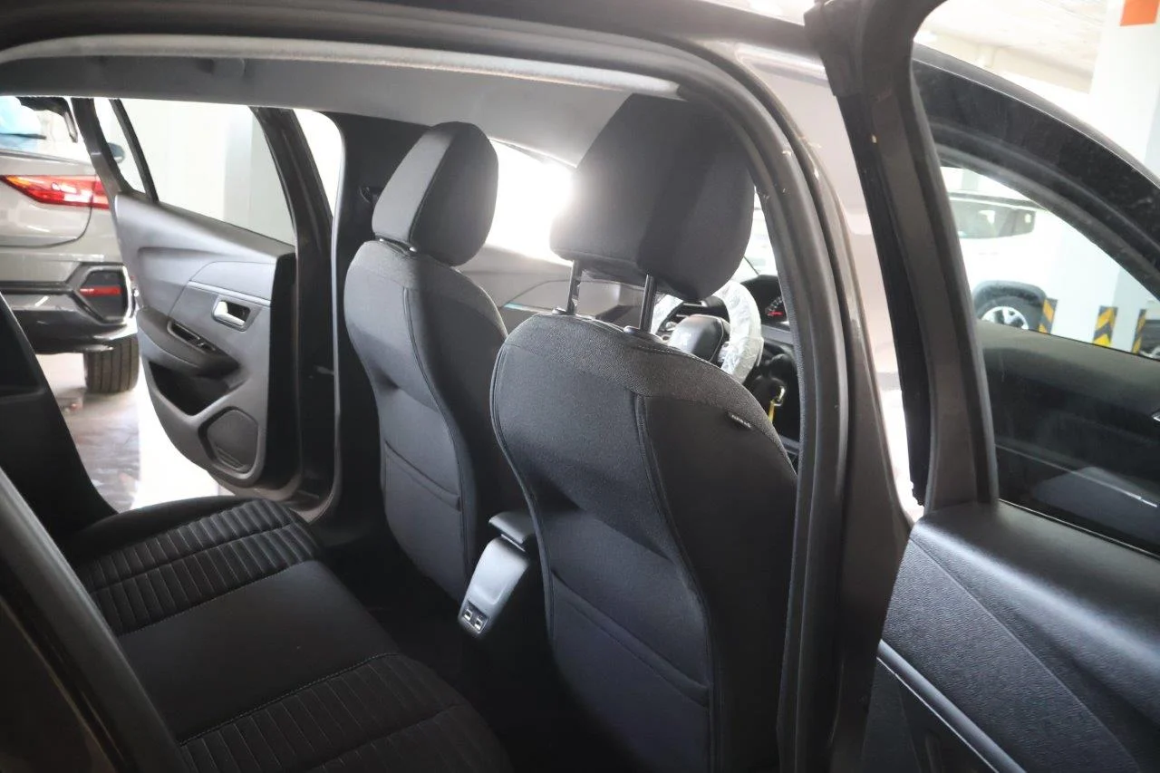 Peugeot 208 - View model 26