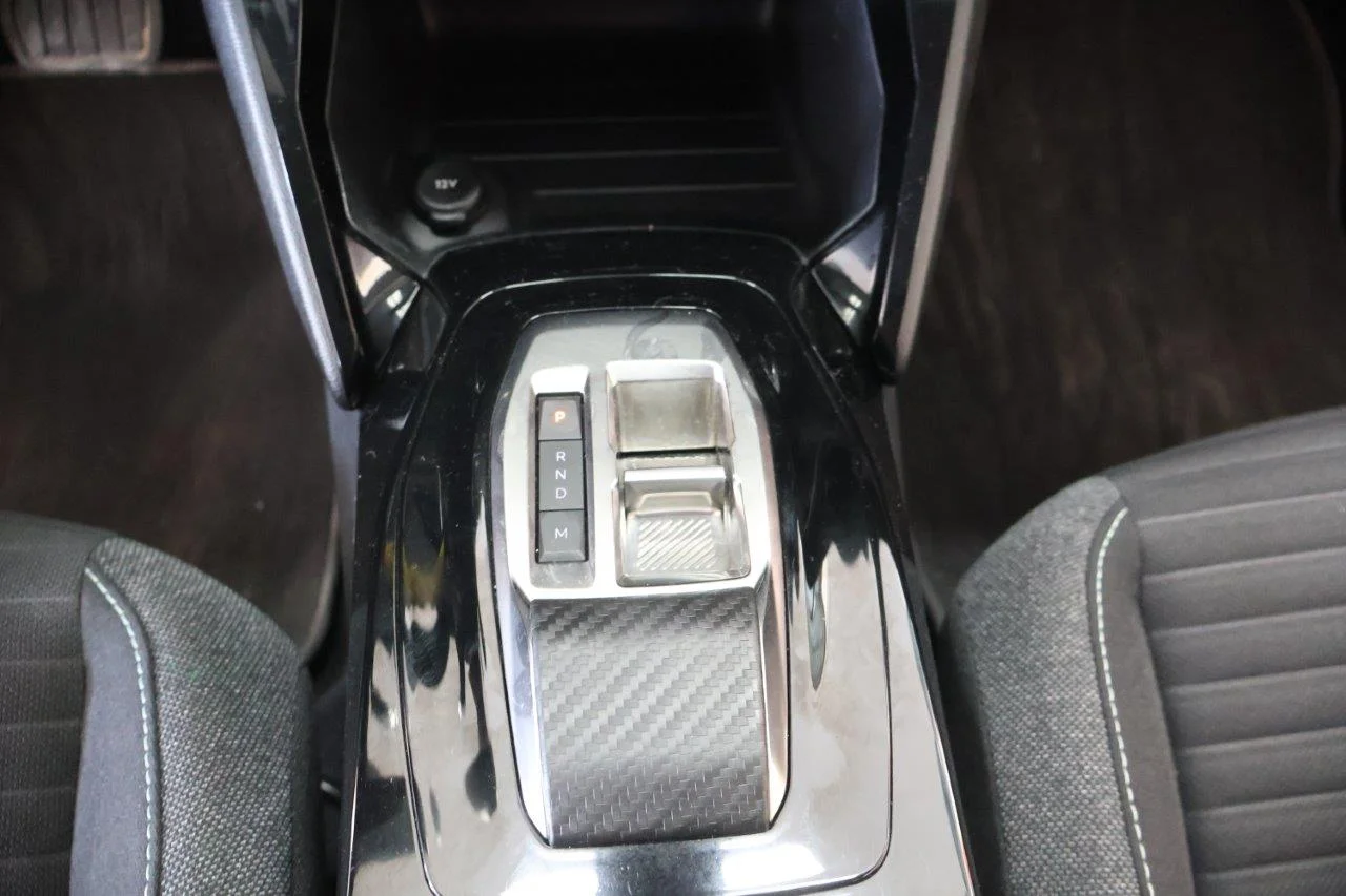 Peugeot 208 - View model 32