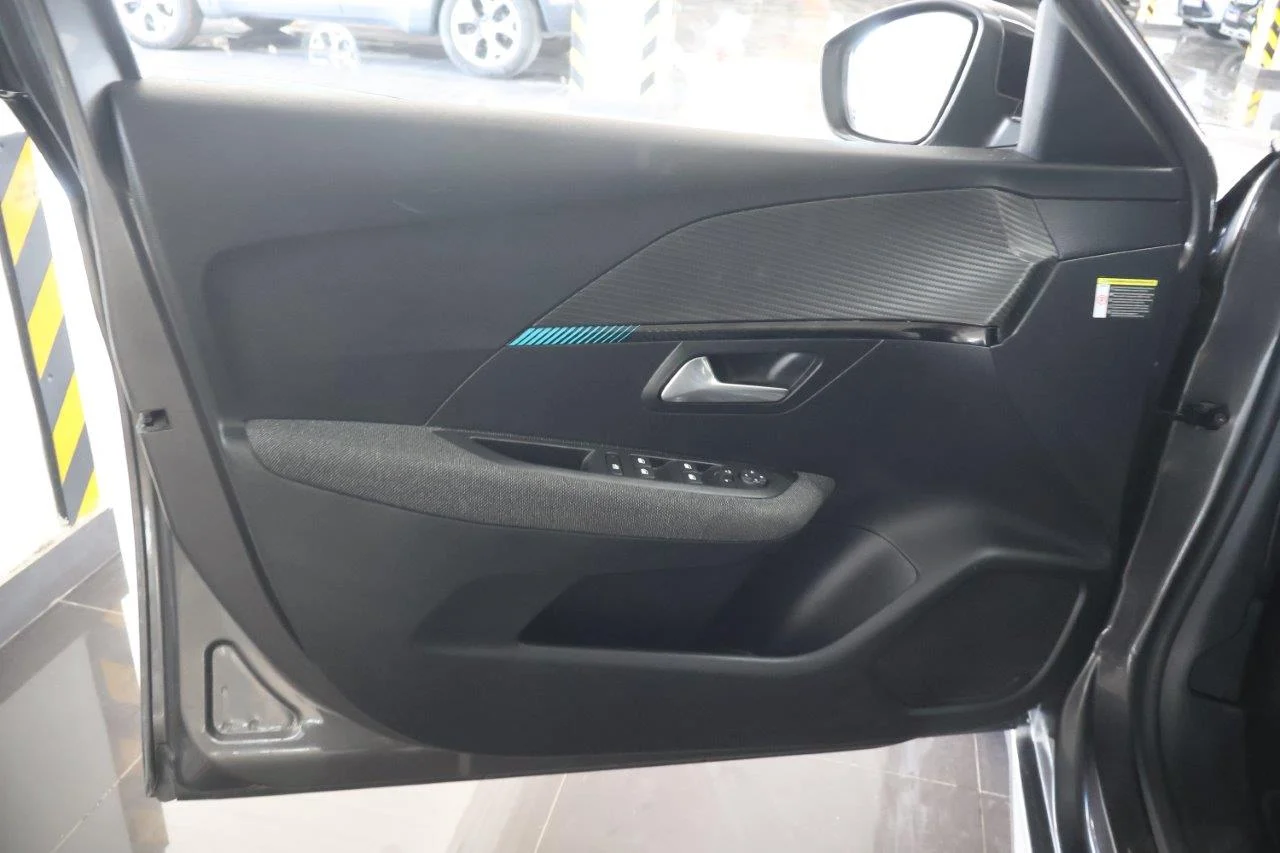 Peugeot 208 - View model 33